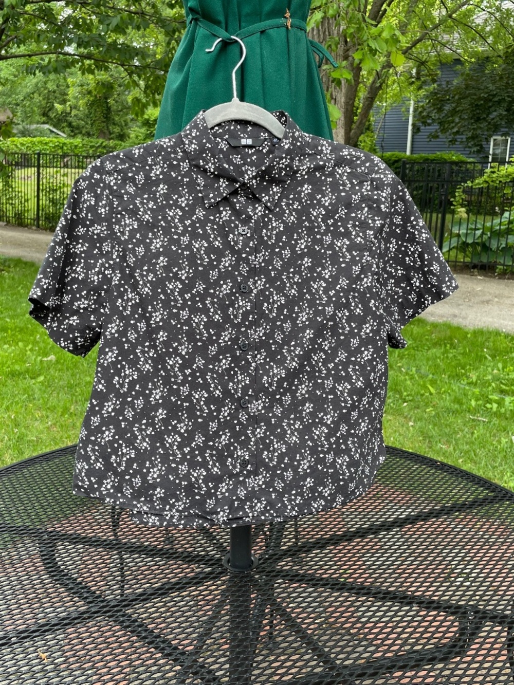 Uniqlo Semi Cropped Camp Shirt
